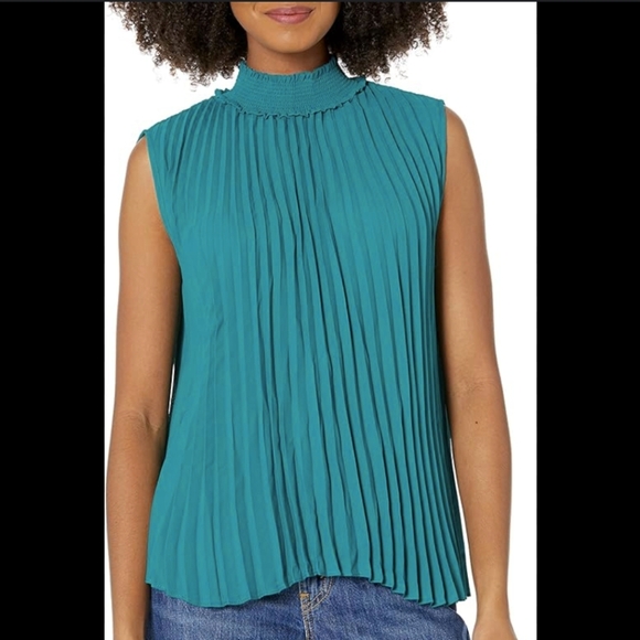 Nanette Lepore Tops - Nanette Lepore Pin Tucked Deep Lake Sleeveless Blouse